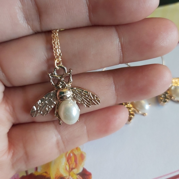 Insect Earrings & Necklace - Picture 6 of 10